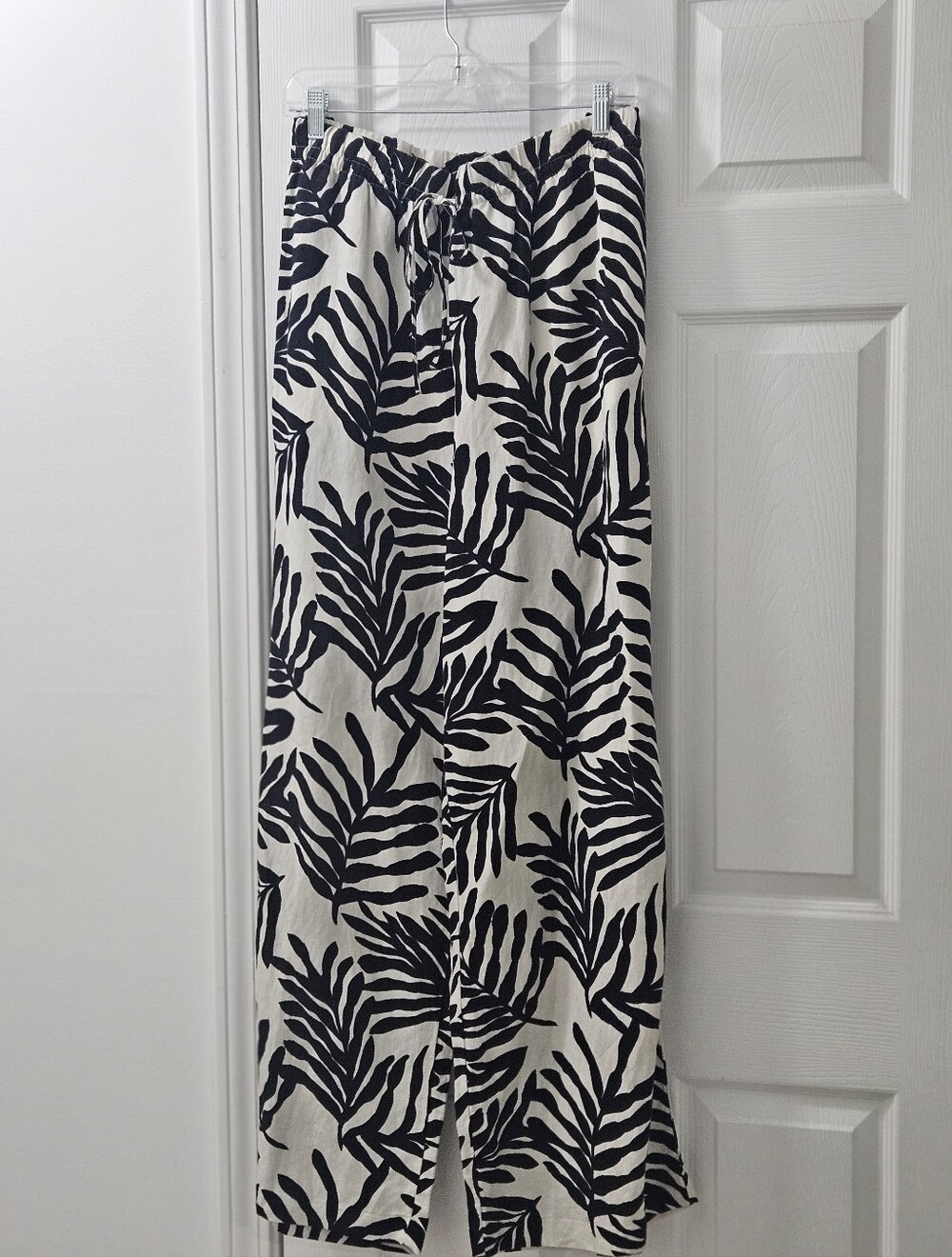 H&M Black and White Printed Viscose/linen Pants XL